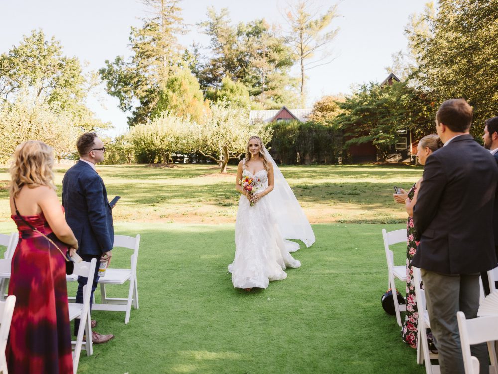 buttermilk falls inn wedding outdoor ceremony