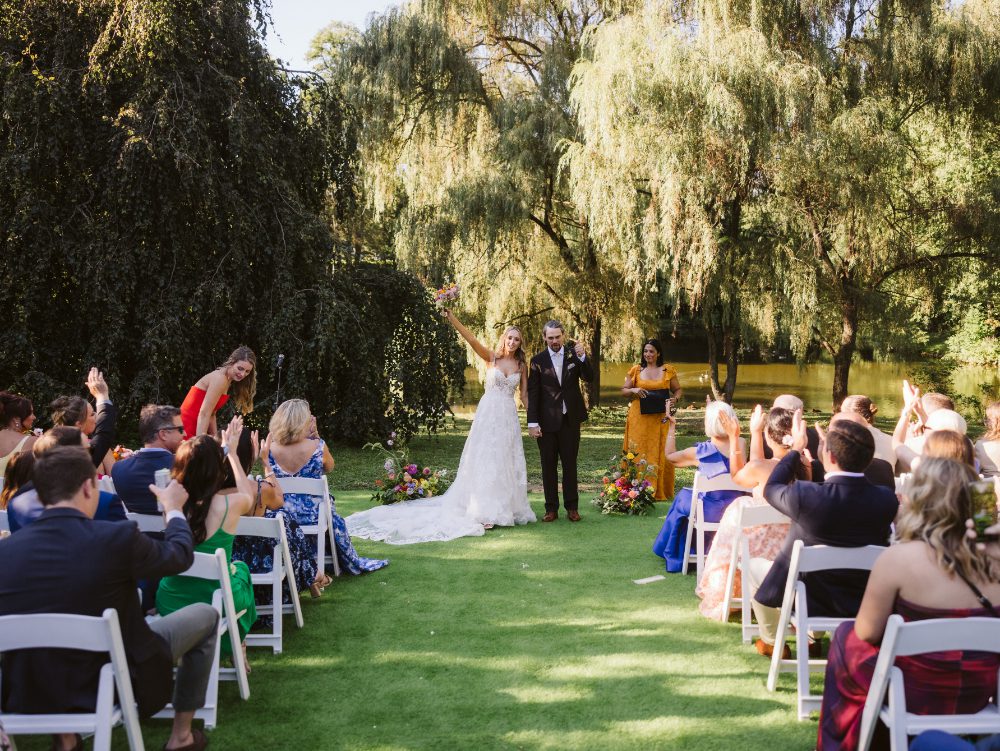 buttermilk falls inn wedding outdoor ceremony