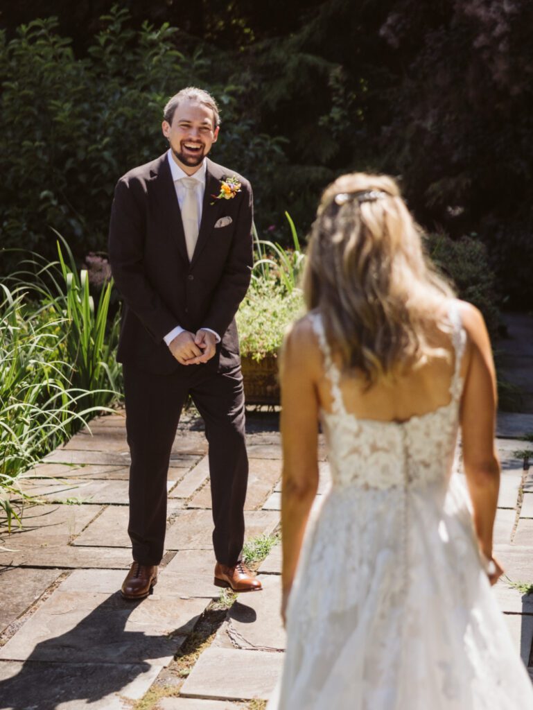 buttermilk falls inn wedding first look photos