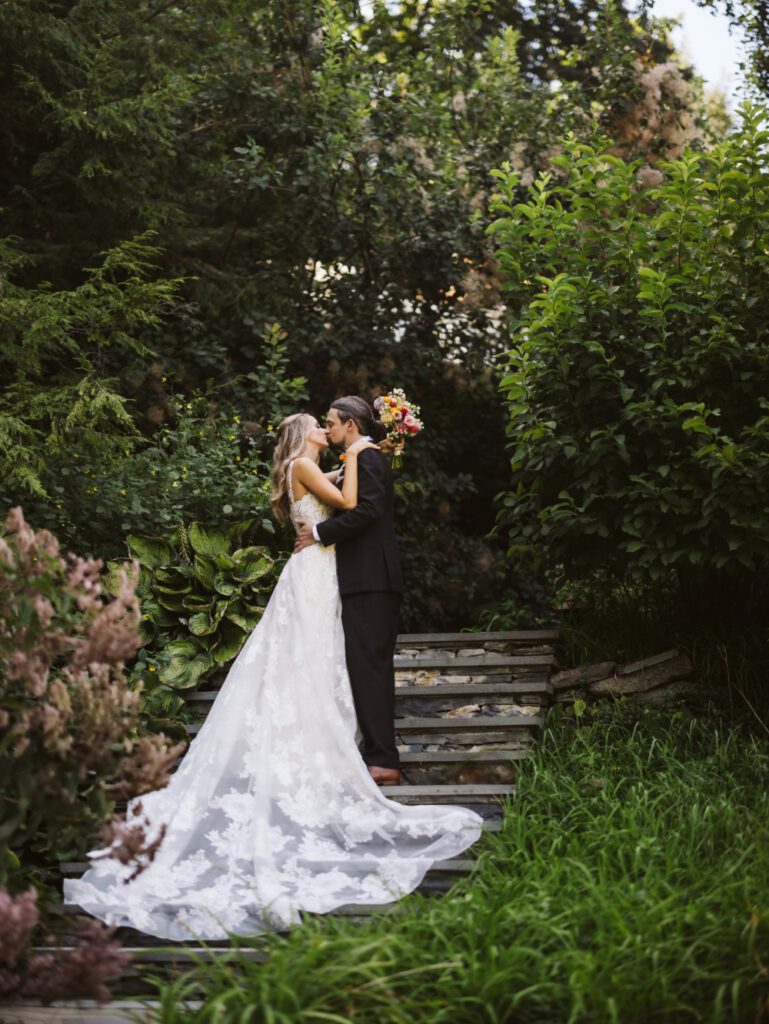 buttermilk falls inn wedding portraits