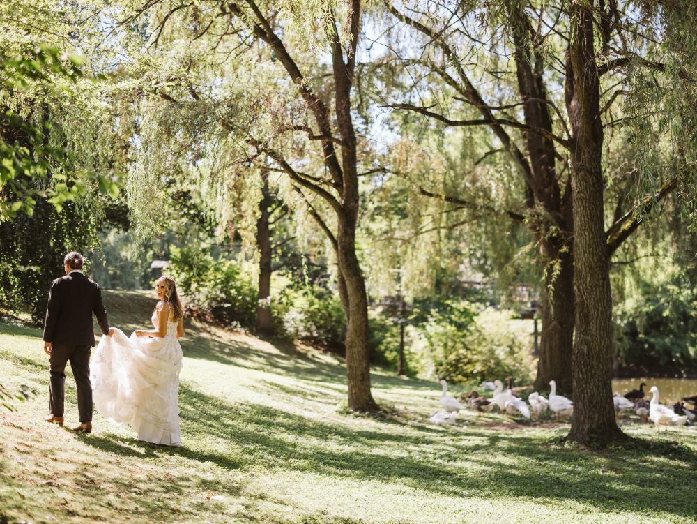 buttermilk falls inn wedding portraits