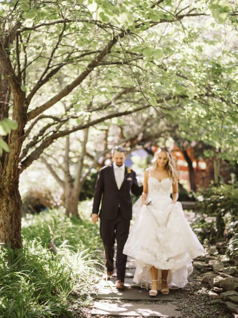 buttermilk falls inn wedding portraits
