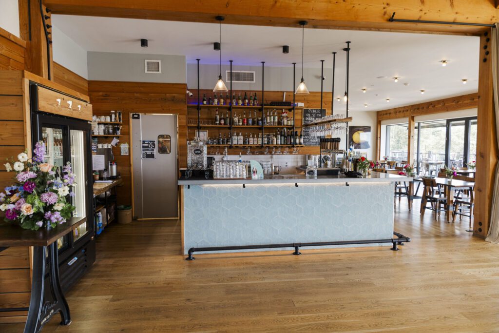 cocktail hour for seminary hill wedding