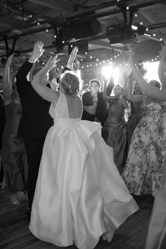 dance party at city winery nyc wedding