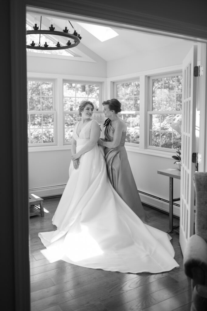 getting ready photos for wedding at city winery nyc