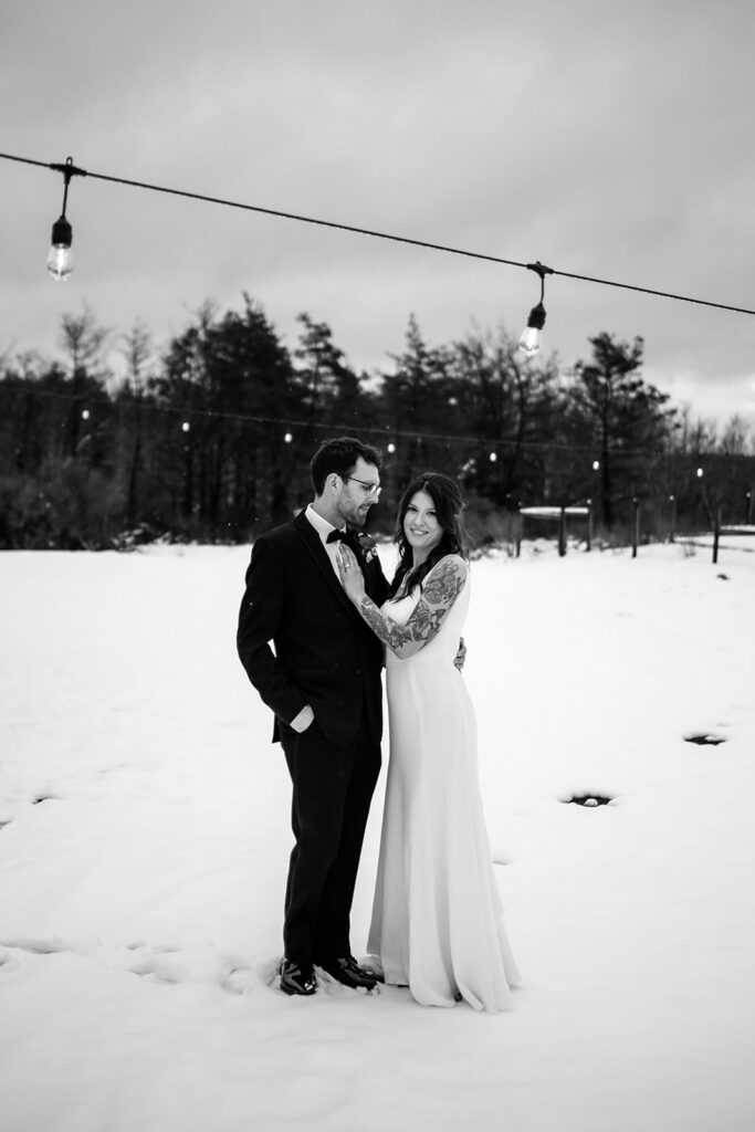 Outdoor wedding portraits in the snow
