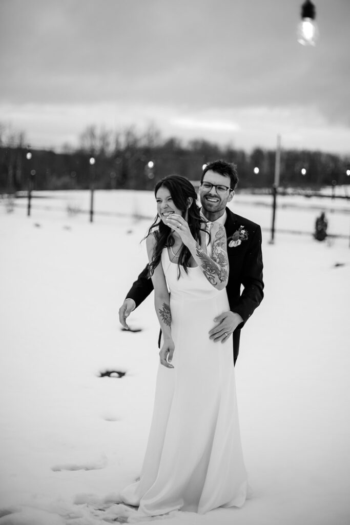 Outdoor wedding portraits in the snow
