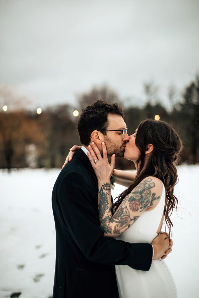 Outdoor wedding portraits in the snow