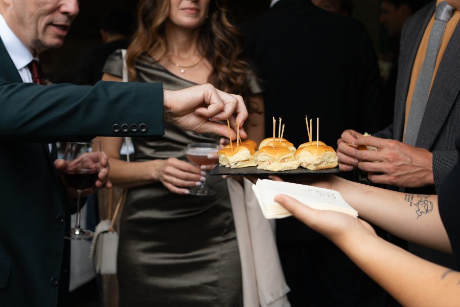 cocktail hour on the north branch inn lawn