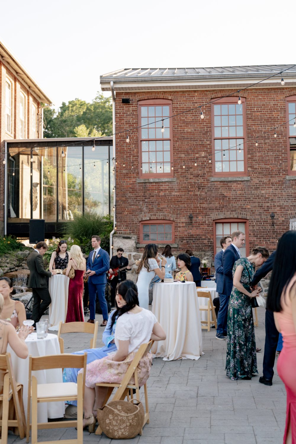 OUTDOOR COCKTAIL HOUR AT CITY WINERY HUDSON VALLEY