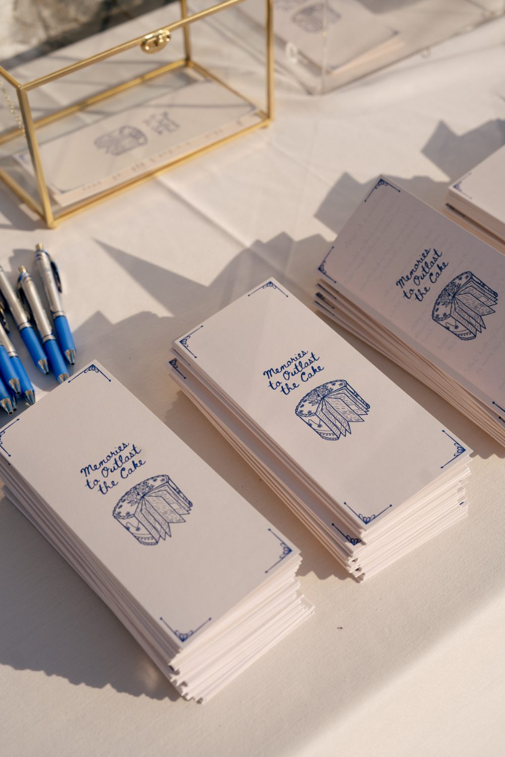 OUTDOOR COCKTAIL HOUR DETAILS AT CITY WINERY HUDSON VALLEY