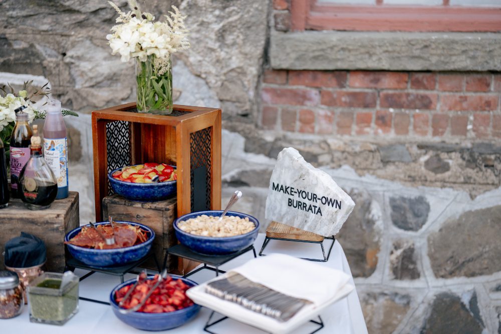 OUTDOOR COCKTAIL HOUR AT CITY WINERY HUDSON VALLEY