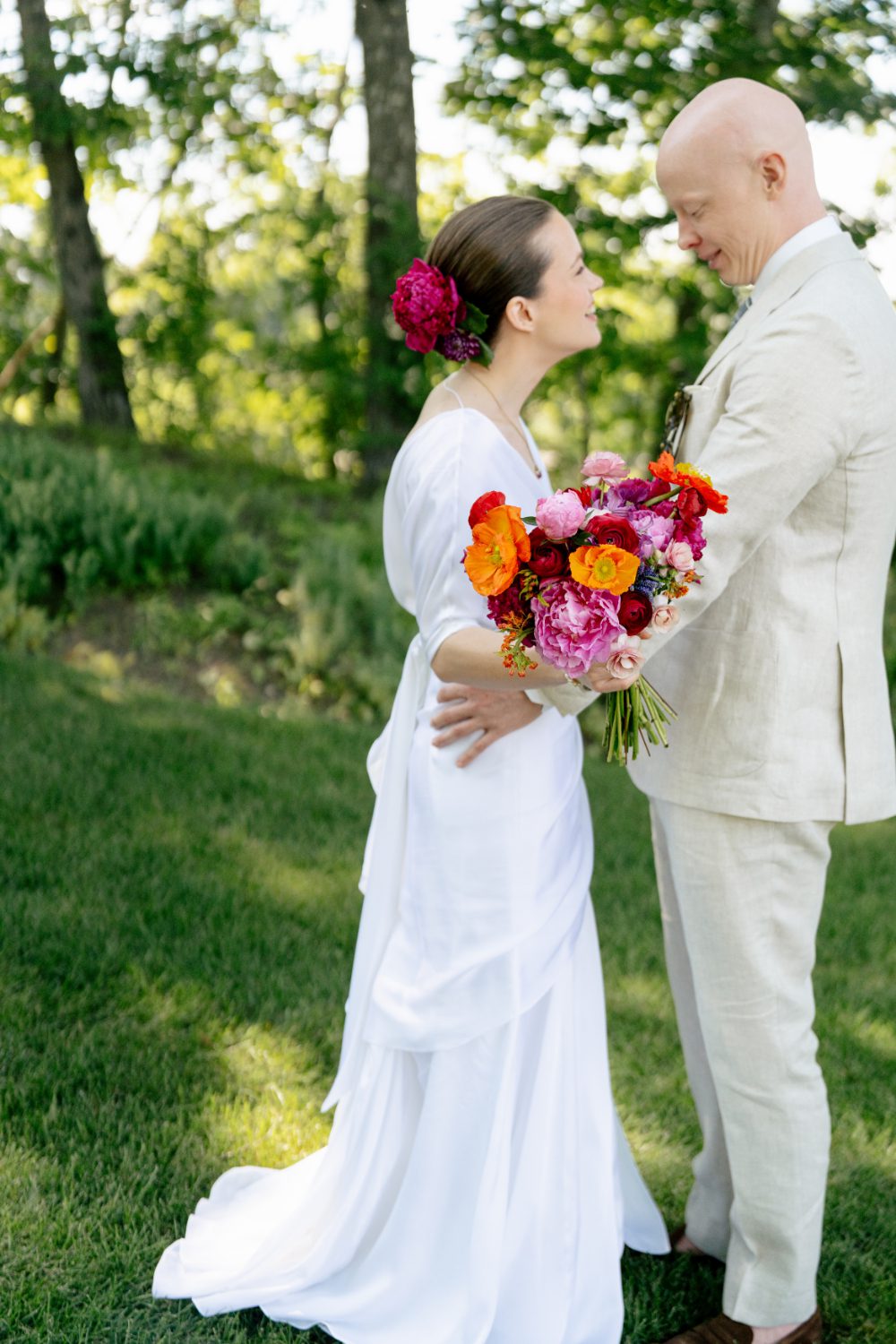 OUTDOOR FIRST LOOK PHOTOS OF BRIDE AND GROOM