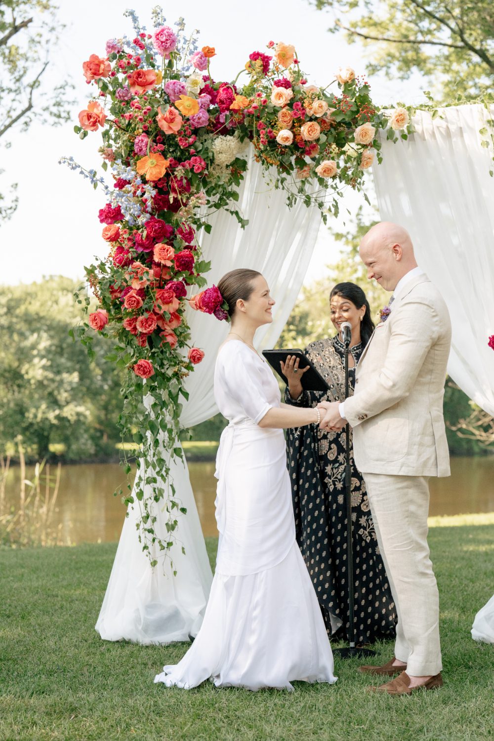 OUTDOOR WEDDING CEREMONY AT CITY WINERY HUDSON VALLEY