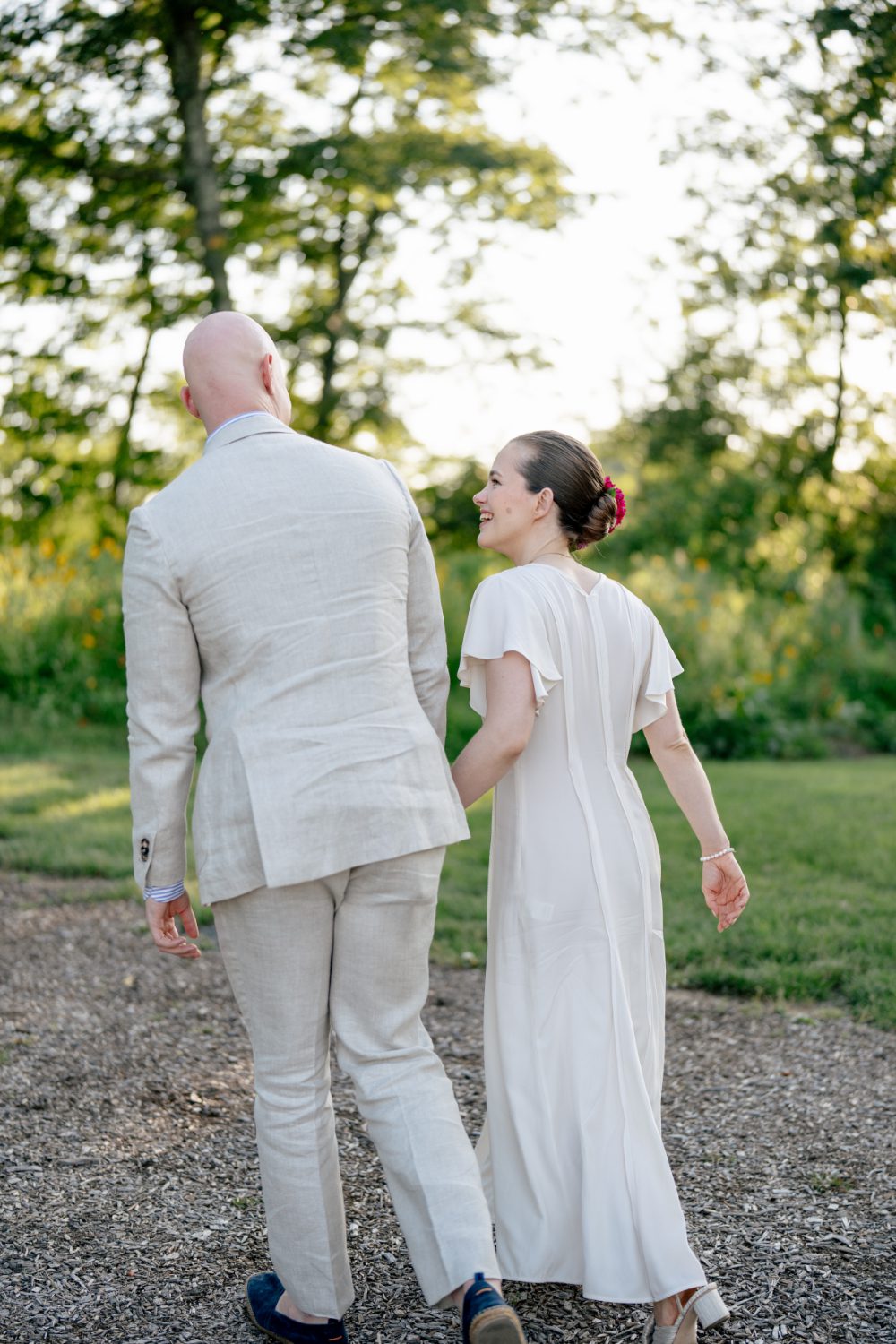 BRIDE AND GROOM PORTRAITS AT WINERY HUDSON VALLEY WEDDING