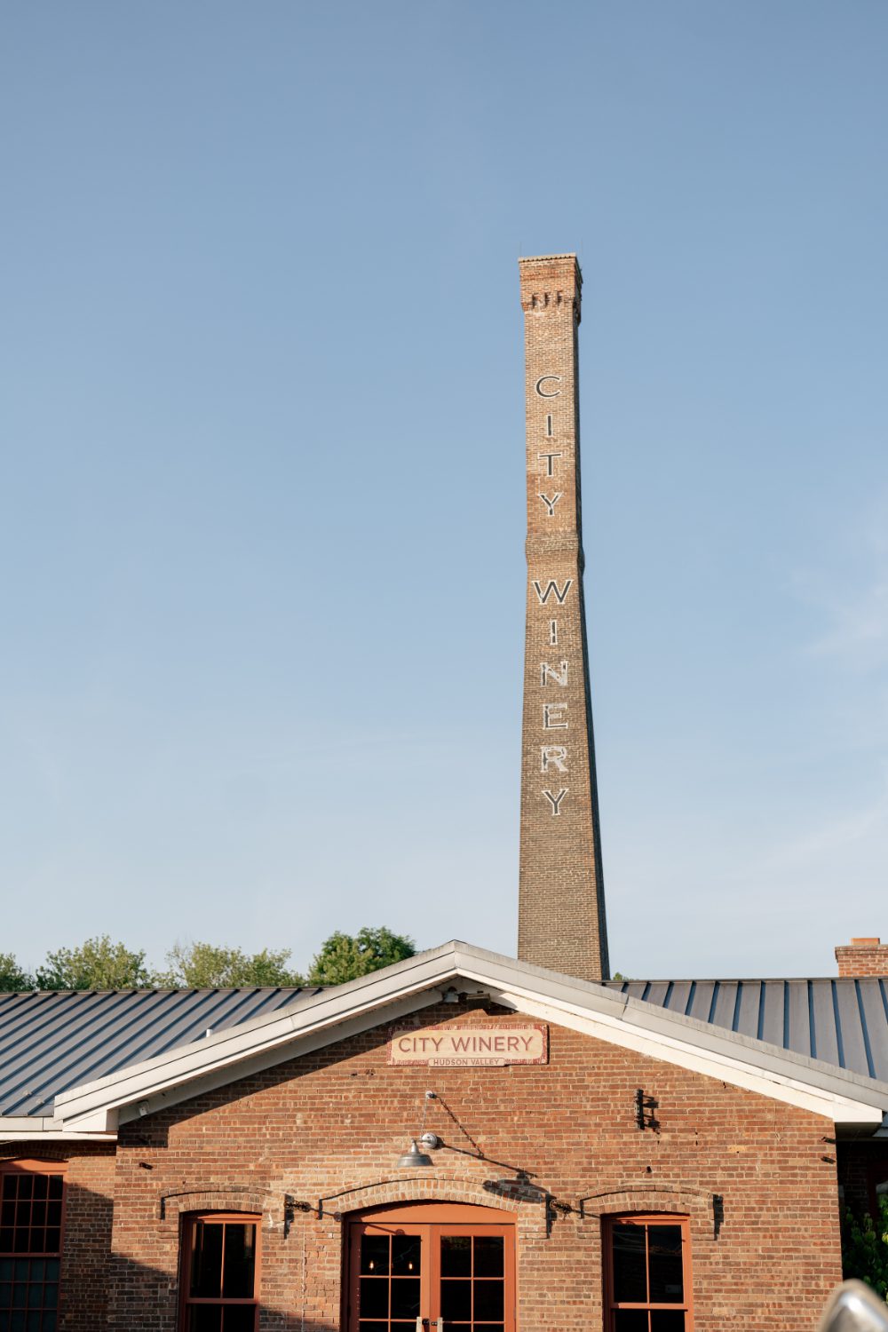 OUTDOOR SHOT OF CITY WINERY, HUDSON VALLEY WEDDING VENUE