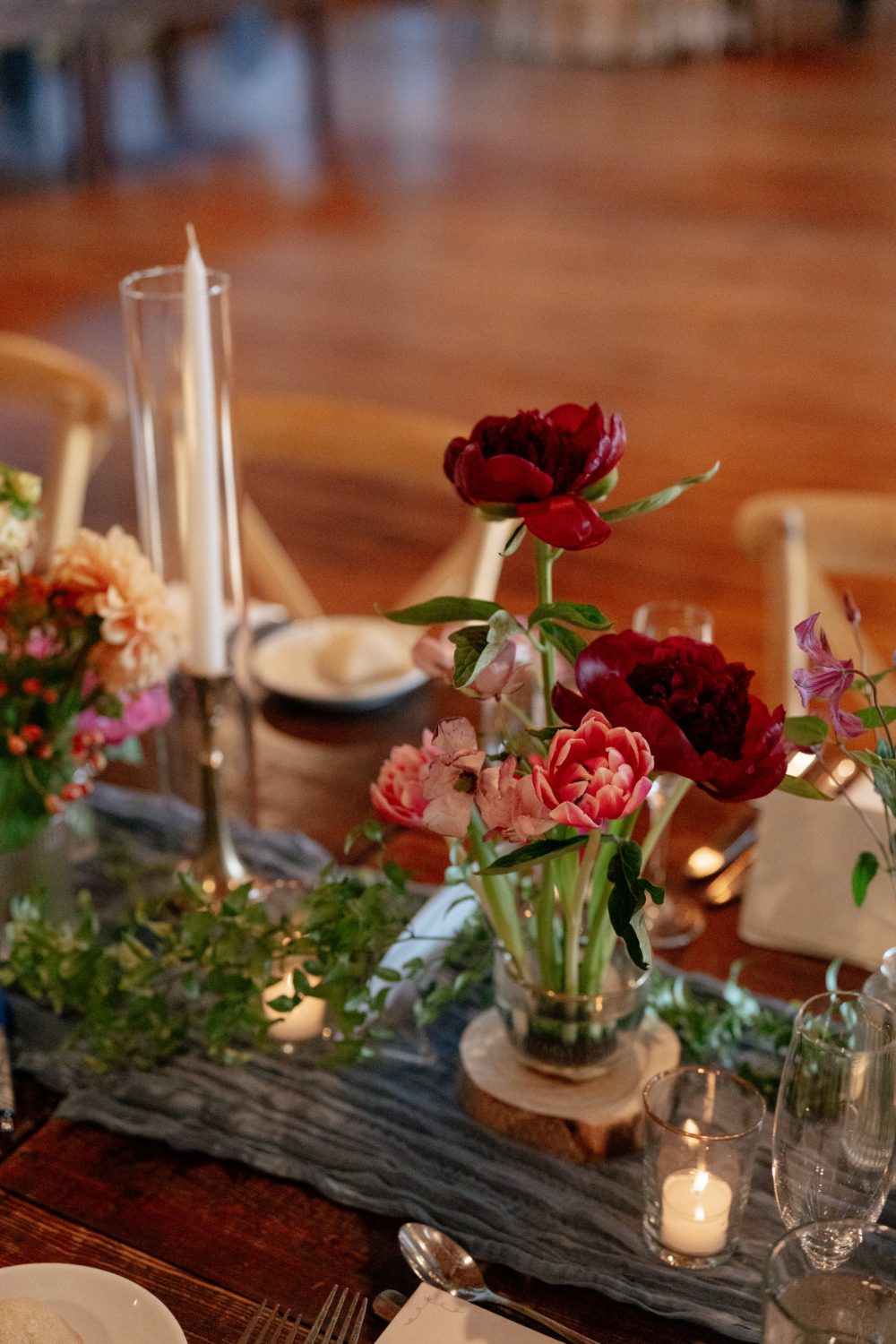 RECEPTION DETAILS AT WINERY HUDSON VALLEY WEDDING