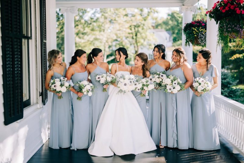 wedding portraits outside lounsbury house